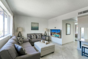 Scottsdale's premium short term getaway, Fully furnished 1 bedroom homes, FREE Golf, cable, utilities, Wi-Fi, parking, pool, and bike trails- Unit 206 apts